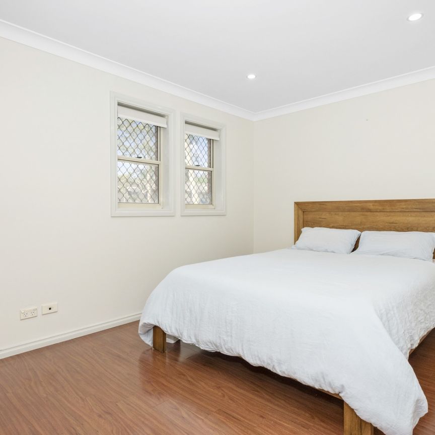 Street Facing Townhouse In Prime Location - Photo 1