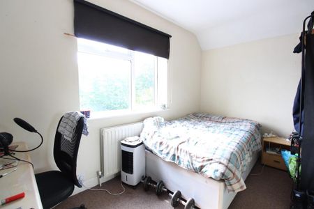 5 bedroom detached house to rent - Photo 4