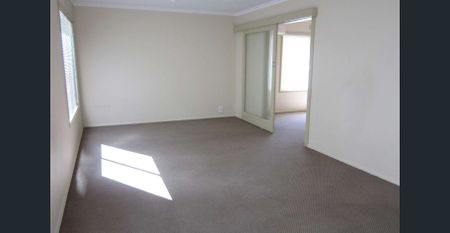 LOOK NO FURTHER! - Photo 2