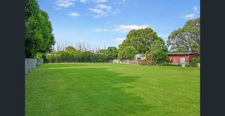 Elegant Victorian Home with Timeless Charm - Photo 2