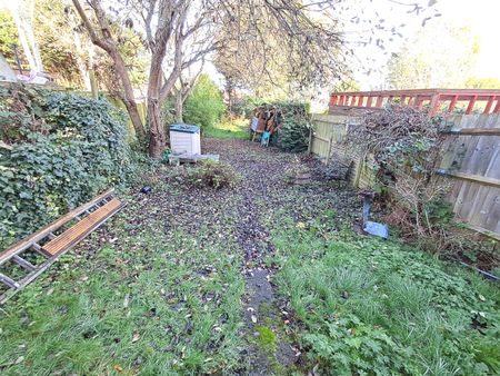 3 bed terraced house to rent in Herne Road, Bushey, WD23 - Photo 4