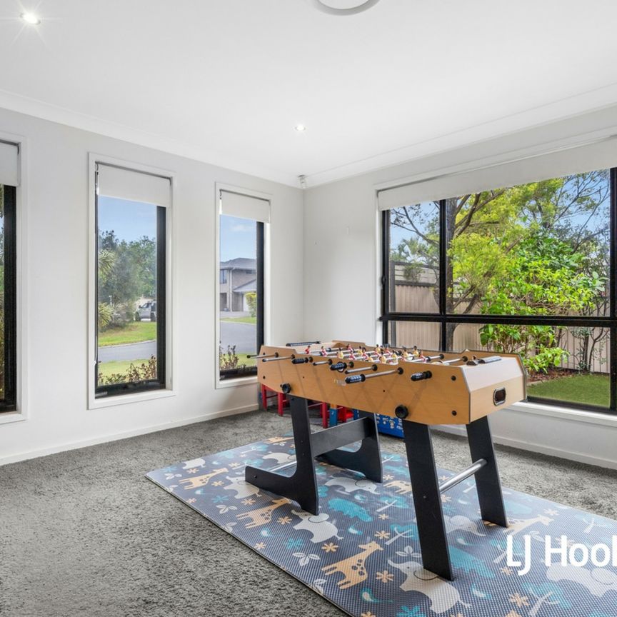 27 Pressland Street, Carseldine QLD, Belconnen - Photo 1