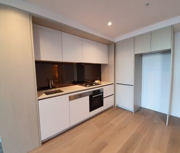 Two Bedroom Apartment in Melbourne Quarter - UNFURNISHED - Photo 3
