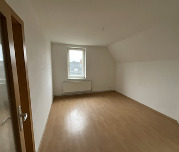 Charmante 2-Zimmer-Altbauwohnung mit Laminatboden in Wilhelmshaven - Foto 1
