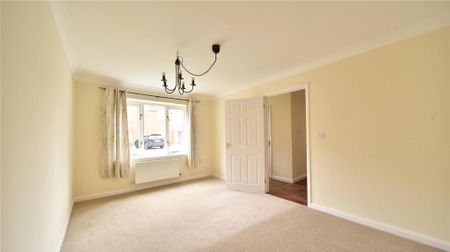 4 bedroom detached house to rent - Photo 2