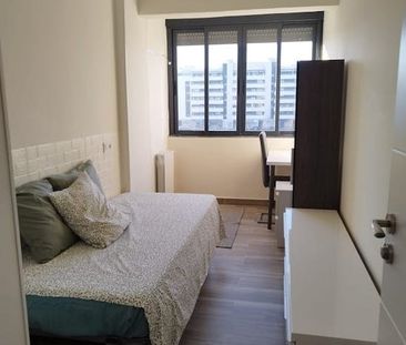 Calle de El Huésped del Sevillano, Madrid, Community of Madrid 28041 - Photo 4