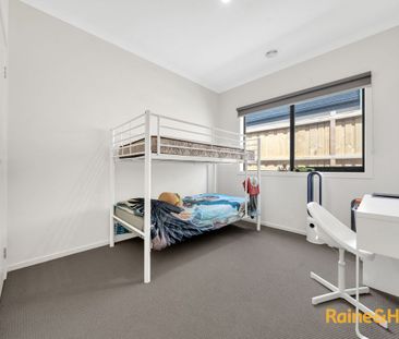 42 Shell Close, Clyde North, VIC 3978 - Photo 5