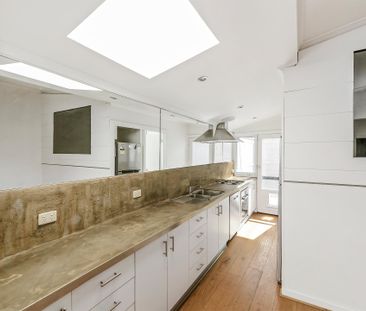 HOMELY LIVING WITH PARKLAND SURROUNDS - Photo 2