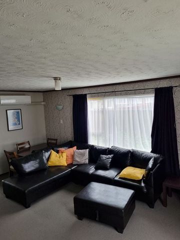 Fully furnished unit - ready to move in - Photo 4