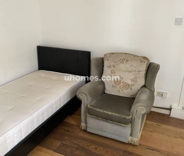 3 Bedroom, 1 Bathroom - Photo 2