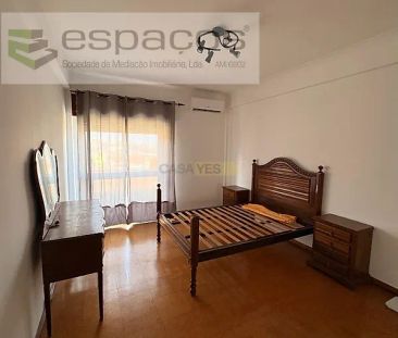 House T7 in Santa Iria de Azoia, São João da Talha e Bobadela, Loures - Foto 2