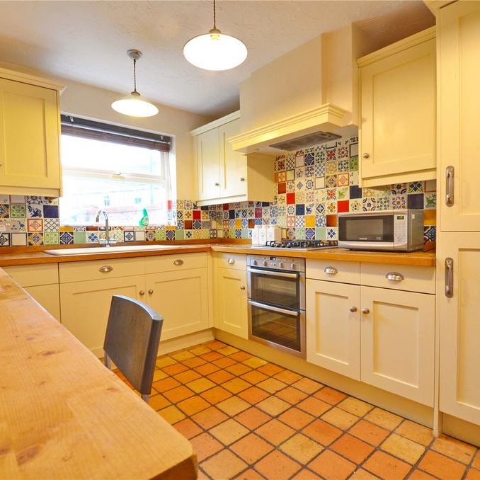 6 bedroom semi-detached house to rent - Photo 1