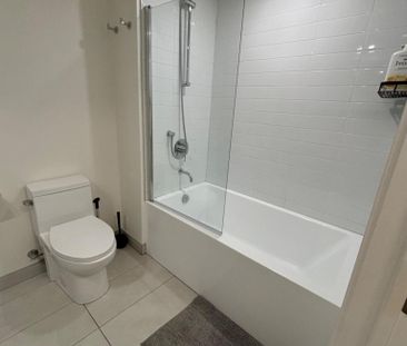 Montreal | Private room | Downtown Montreal - Photo 3