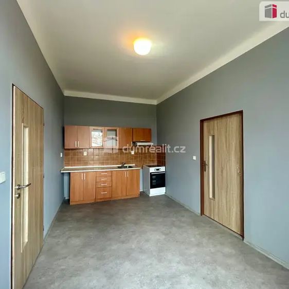 Kolín, Ovčárecká - pronájem bytu 2+1/balkon, 86 m - Photo 1