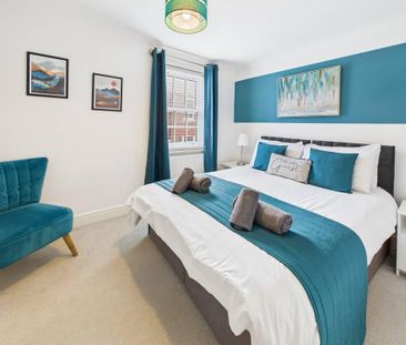 3 bedroom end of terrace house to rent - Photo 3