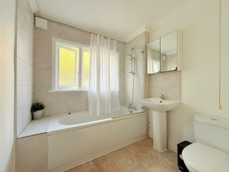 2 bedroom ground floor flat to rent - Photo 4