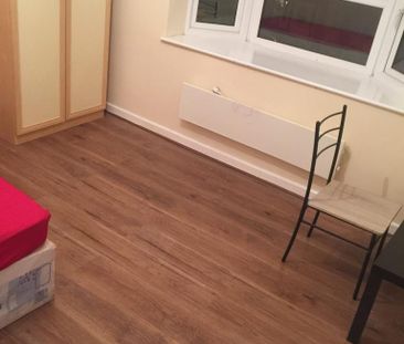 3 bedroom end of terrace house to rent - Photo 6