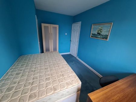 3 bedroom terraced house to rent - Photo 3