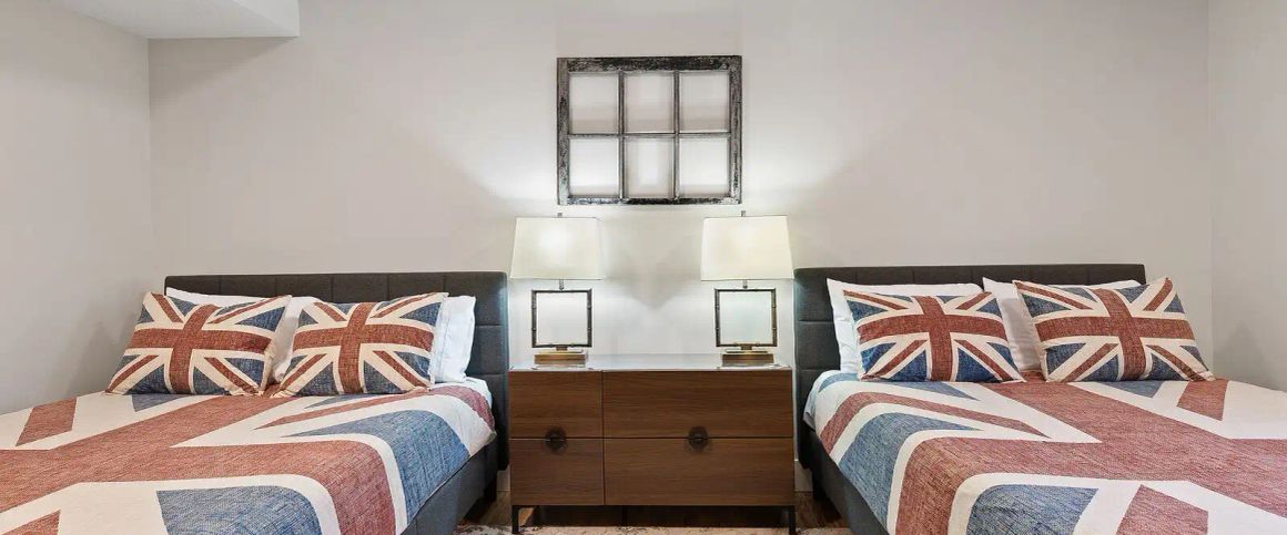2 Bedroom Fully Furnished. Fully LEGAL Suite in Bearspaw for rent — 2 Bedrooms Acreage - Photo 1