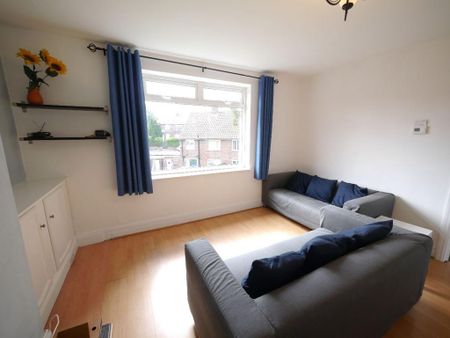 2 bedroom flat to rent - Photo 3