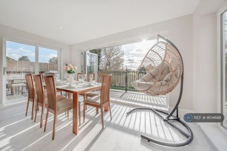 5 bedroom detached house to rent - Photo 5