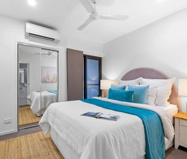 Top Floor North Facing Stylish Apartment - Photo 5