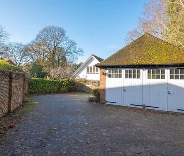 Knowl Hill, Woking, GU22 - Photo 1