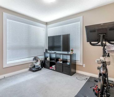 Modern Elegance And Urban Convenience: 2 Bed, 2 Bath Condo At The A... - Photo 6