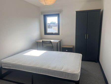 8 bedroom terraced house to rent - Photo 5