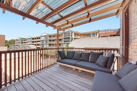 Expansive 249 sqm Three Bedroom Residence - Offered Unfurnished - Photo 5