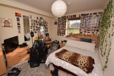 6 bedroom terraced house to rent - Photo 5