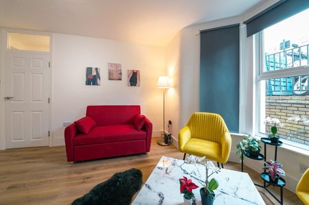 2 Bed Flat, Barnsdale Road, W9 - Photo 2