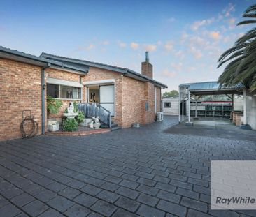 Spacious Family Living - Photo 2