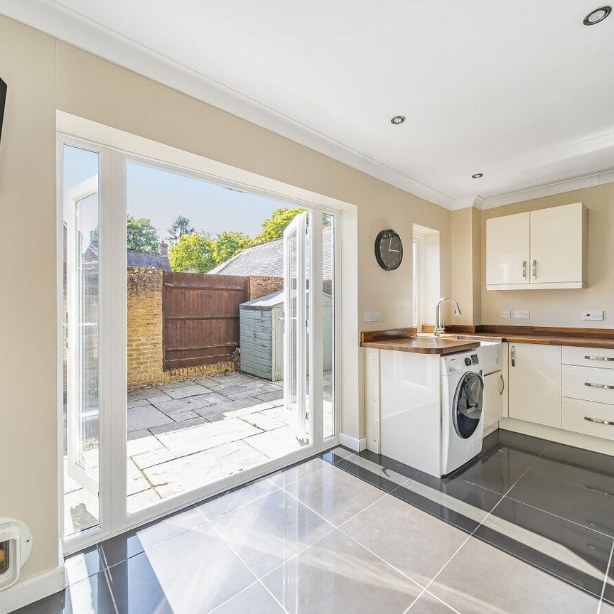 2 bedroom house to rent - Photo 1