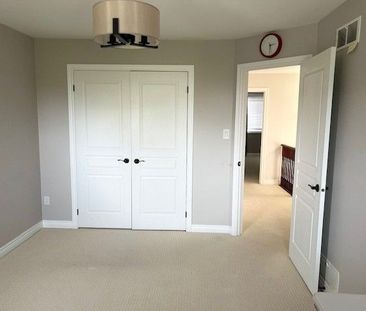 For Lease - 2280 Highcroft Road, Oakville, Ontario - Photo 2