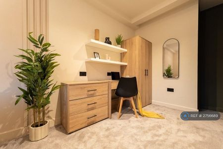 1 bedroom in a house share to rent - Photo 5