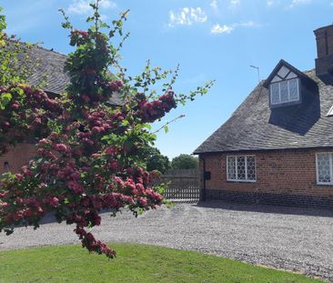 2 bedroom semi-detached house to rent - Photo 1