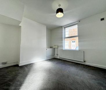 2 bedroom semi-detached house to rent - Photo 6