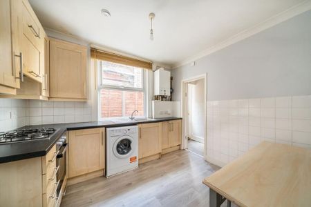 1 bedroom flat to rent - Photo 3