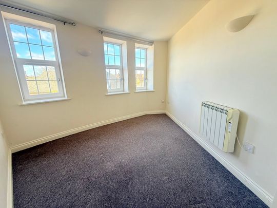 Sherborne Road, Yeovil, Somerset - Photo 1