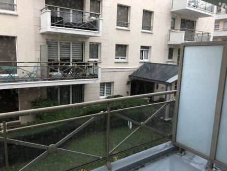 T2 AVEC TERRASSE ET PARKING - Photo 3
