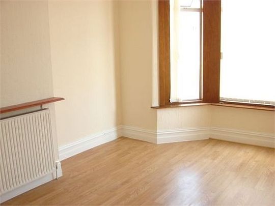 TO LET, 4 BEDROOM HOUSE - Photo 1