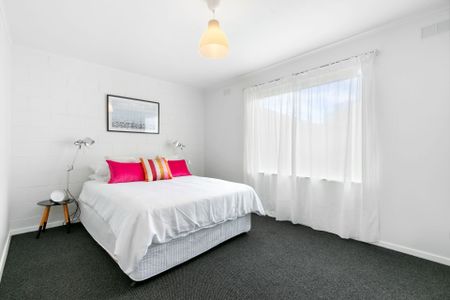 Two Bedroom Renovated Unit - Photo 3