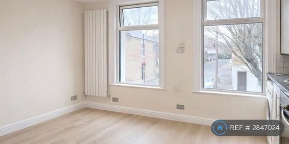 3 bedroom maisonette to rent - Photo 3