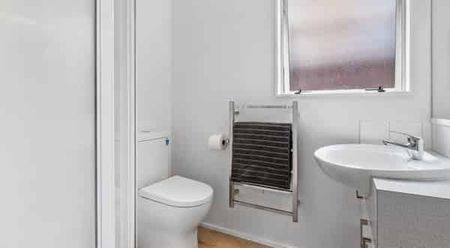 Waiake beach pad - Photo 5