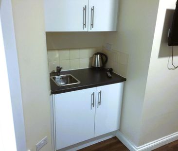 Studio to rent - Photo 2