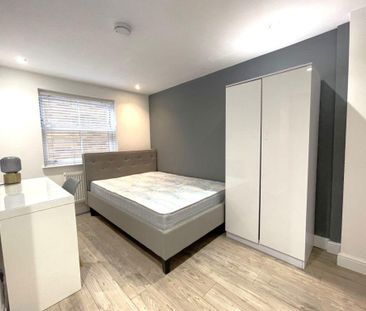1 bedroom in a house share to rent - Photo 4