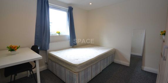 Basingstoke Road, Reading, Berkshire, RG2 0ET. - Photo 2