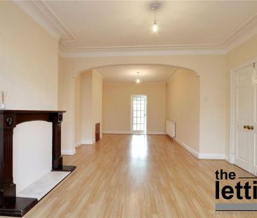 4 bedroom semi-detached house to rent - Photo 5