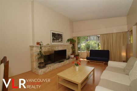 Duplex in Burnaby, BC - Photo 4